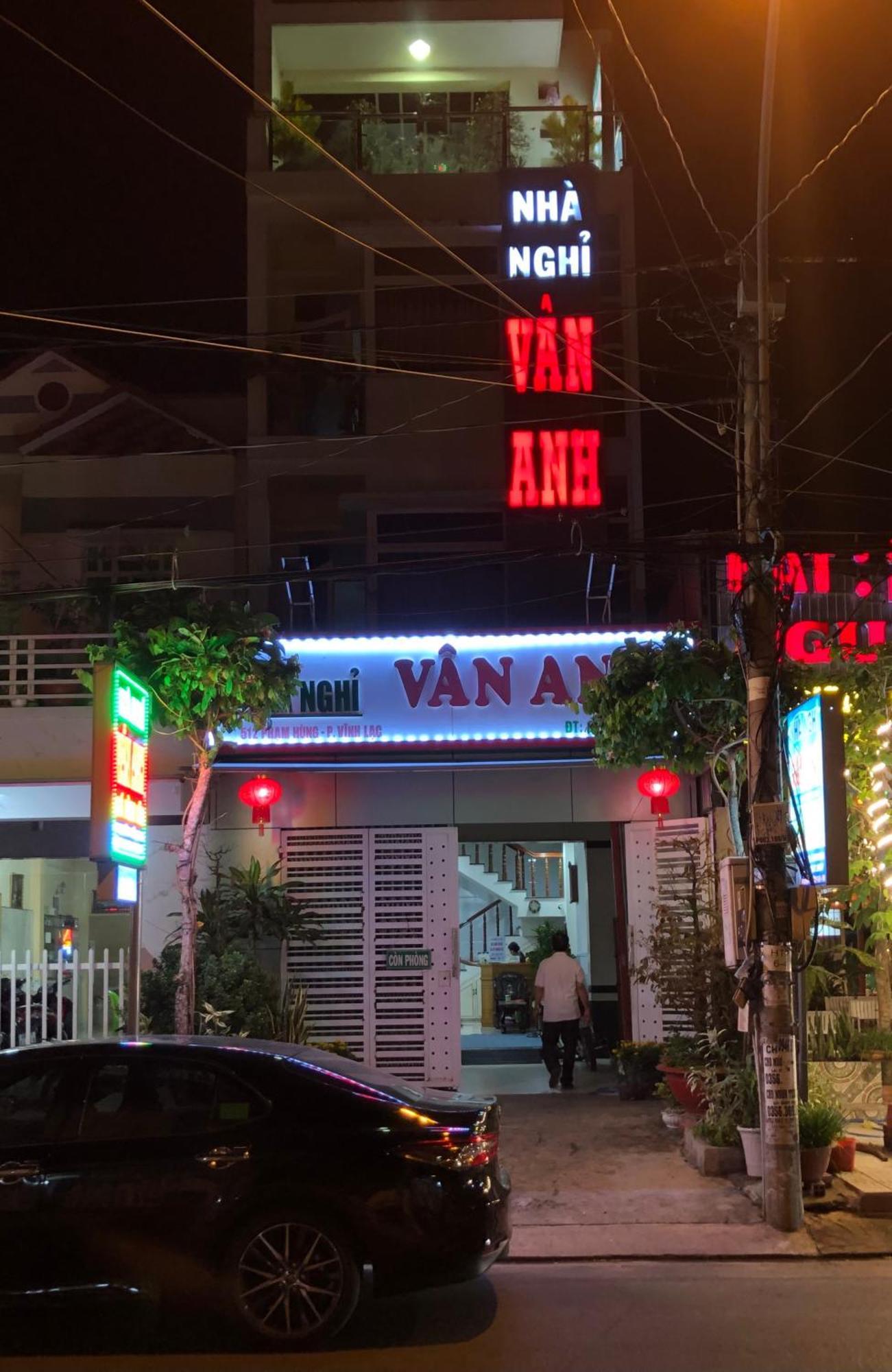 Nha Nghi Van Anh Ap Rach Meo Eksteriør billede